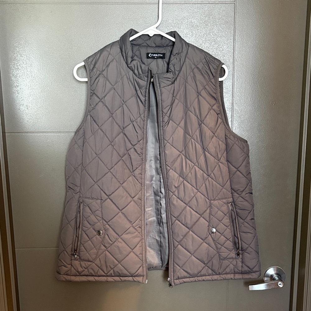 Fuinloft Women's Quilted Vest in Gray